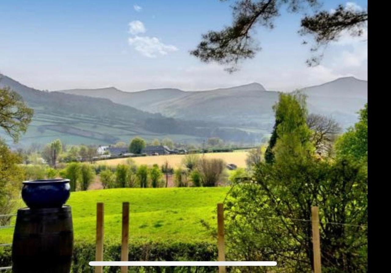 Mountain Suite, Stunning Views, Brecon Beacons Llanhamlach Exterior foto